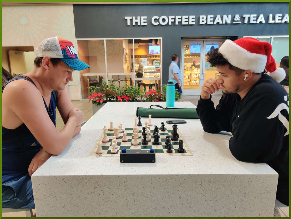 December 13th, 2022. Ka Makana Alii chess meetup. Igor vs Christian.